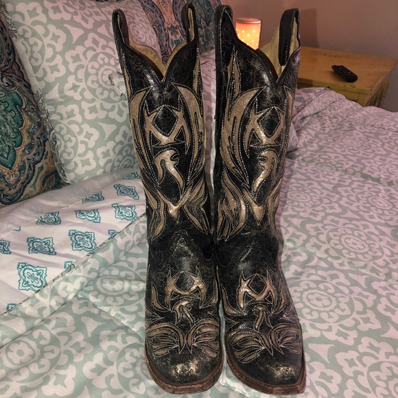 Corral Vintage Black Boots - Picture 2 of 6